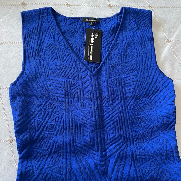 084 The Clothing Company - Picture 4 of 8